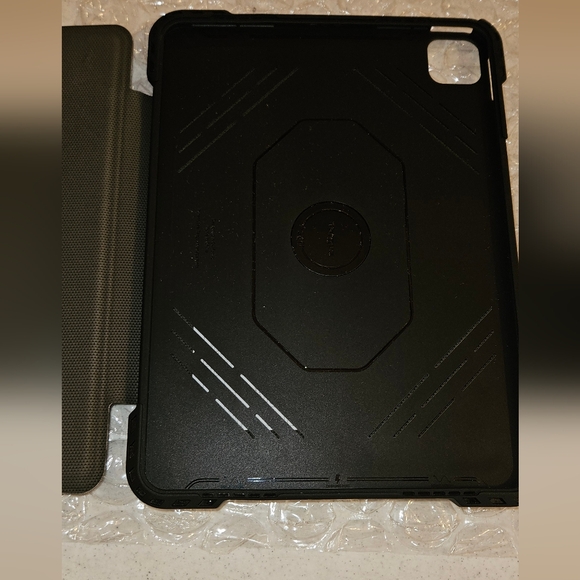 NEW Targus Pro-Tek Rotation iPad Pro 11-in. Rotating Case (Black) - Picture 5 of 7